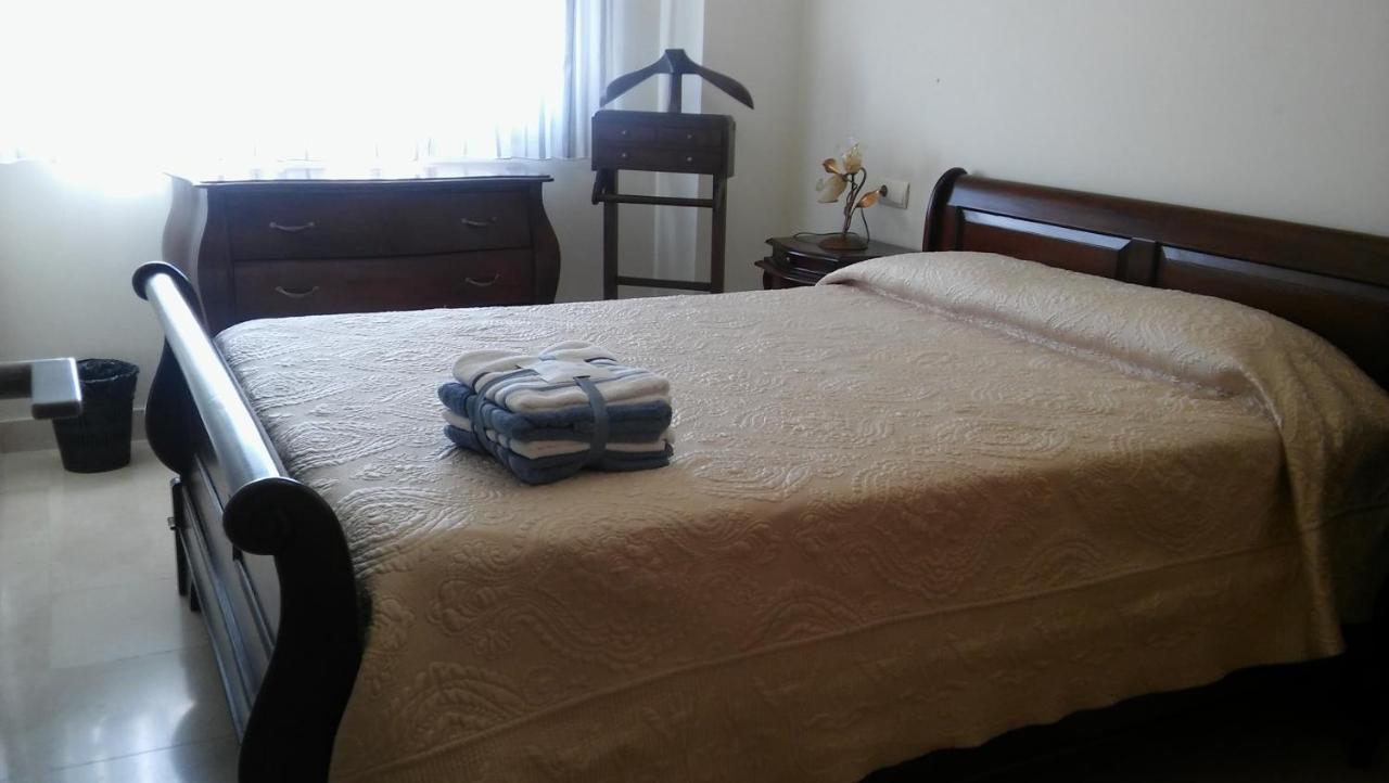 Paseo Maritimo Antonio Banderas Apartment Malaga Exterior photo