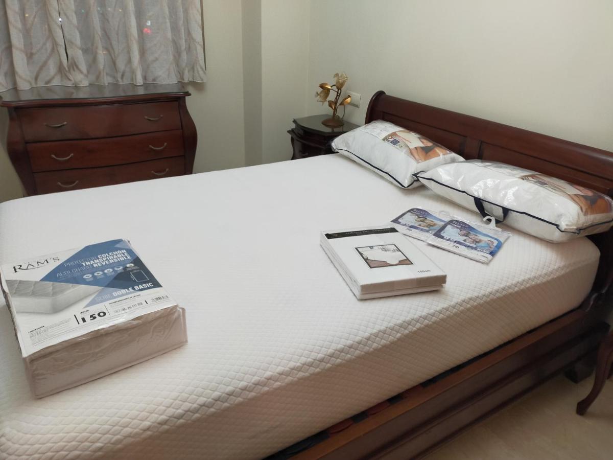 Paseo Maritimo Antonio Banderas Apartment Malaga Exterior photo